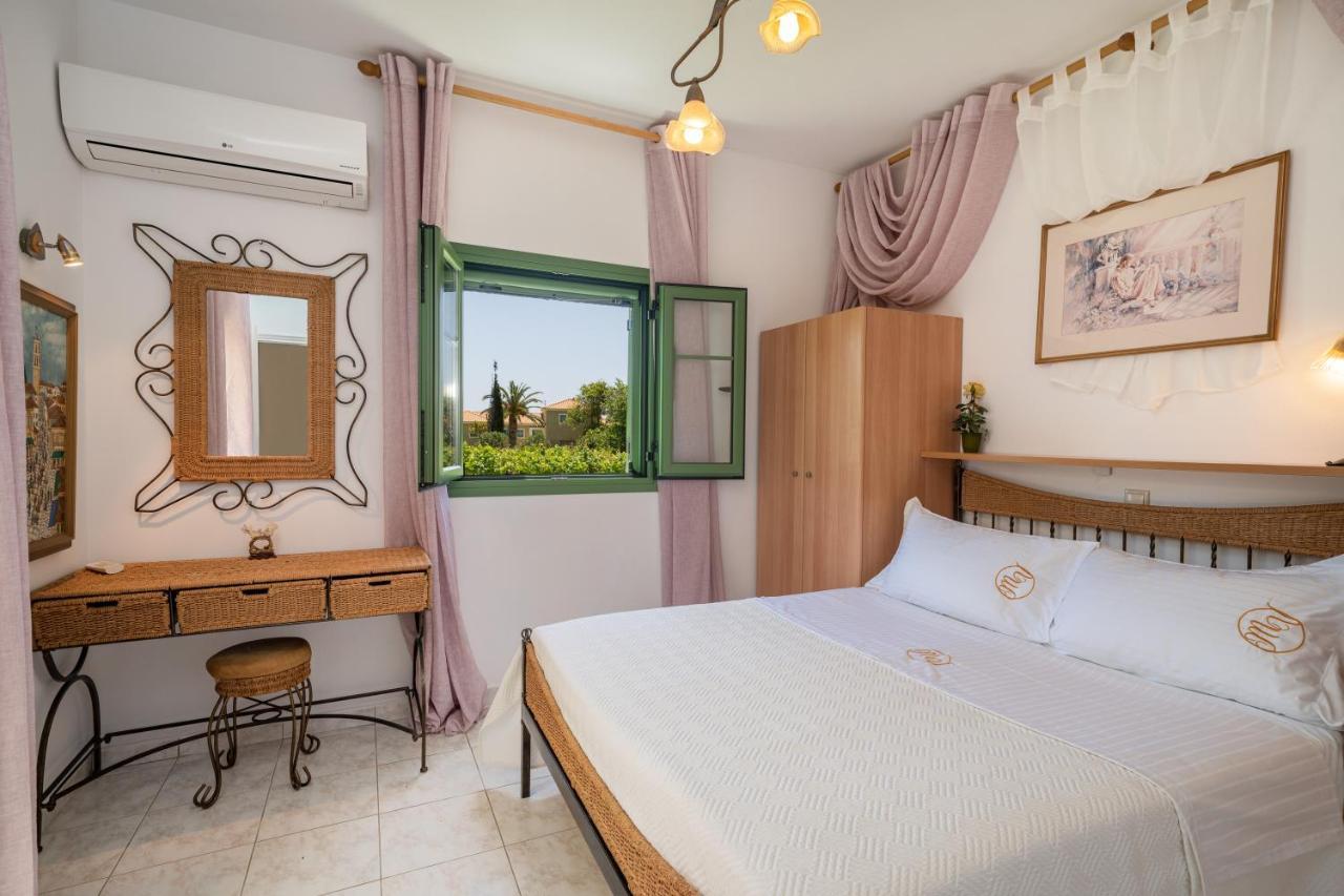 Monambeles Villas สโวโรนาตา ภายนอก รูปภาพ