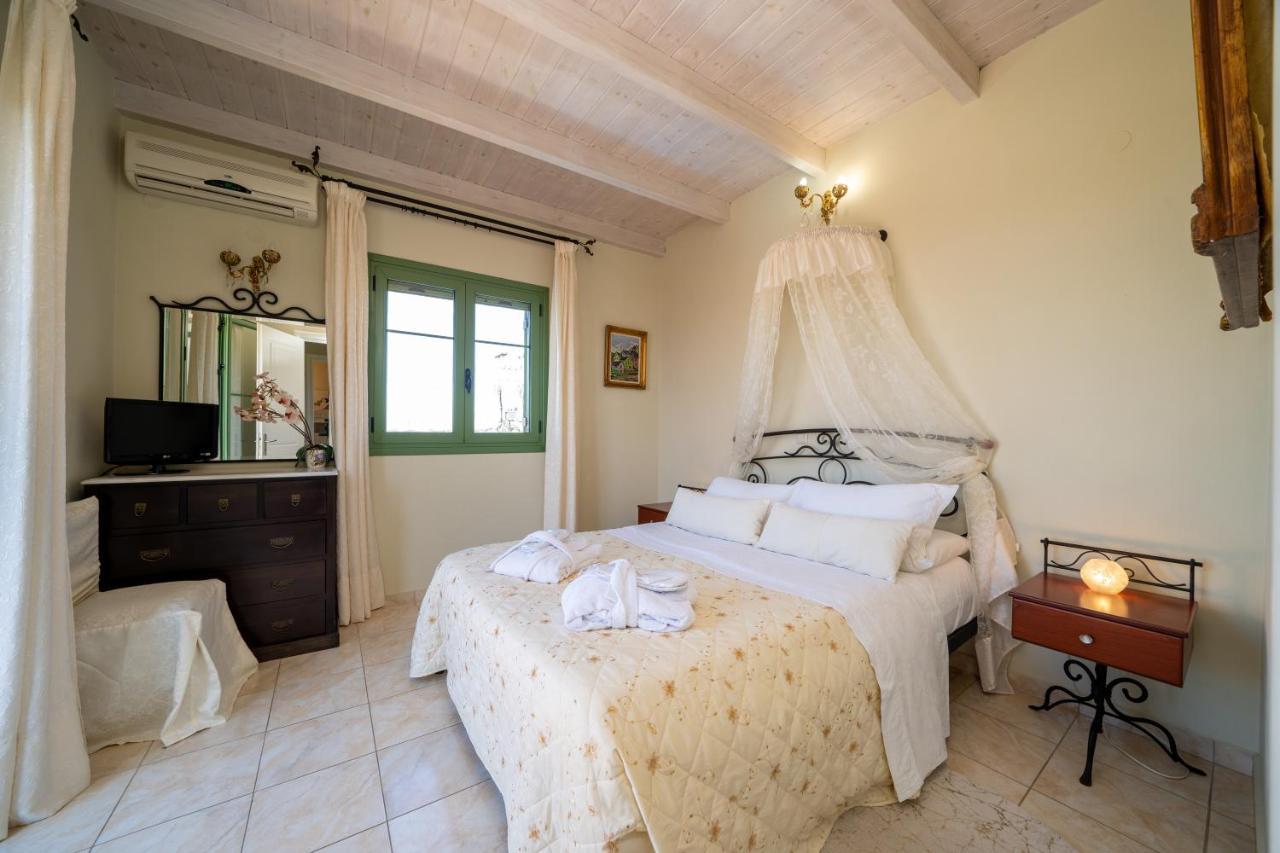 Monambeles Villas สโวโรนาตา ภายนอก รูปภาพ