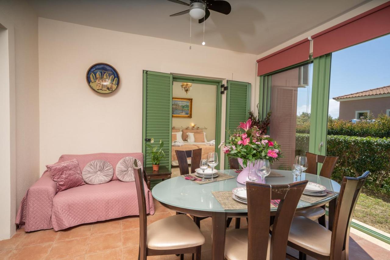 Monambeles Villas สโวโรนาตา ภายนอก รูปภาพ