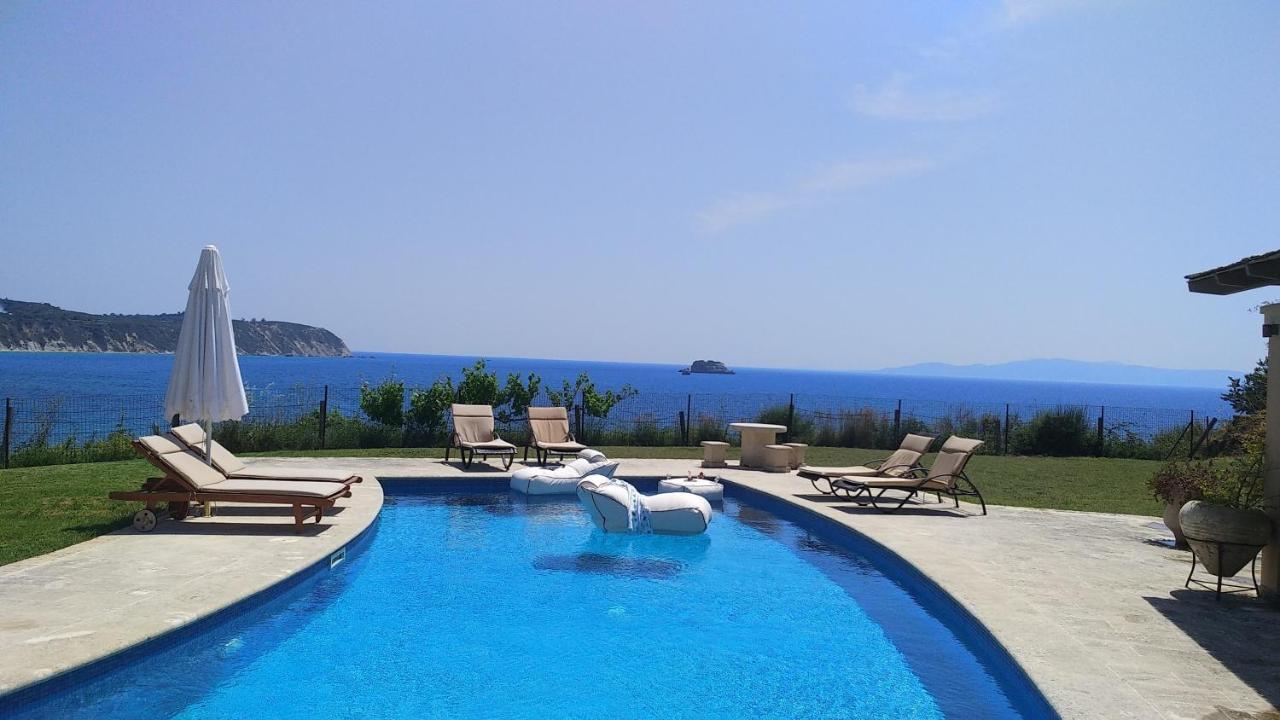 Monambeles Villas สโวโรนาตา ภายนอก รูปภาพ